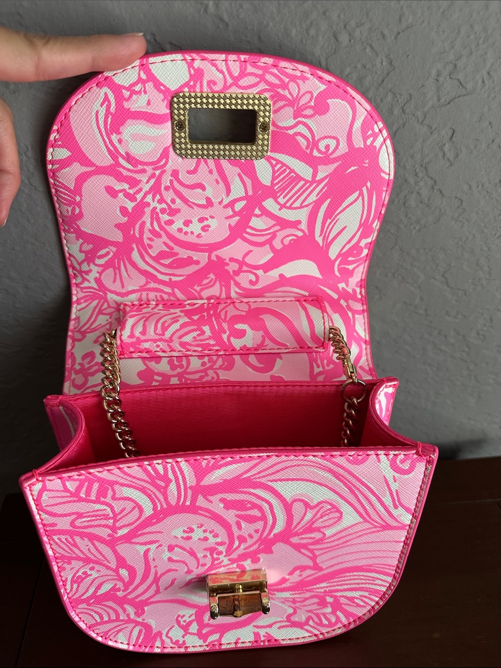 Lilly Pulitzer Leilani bamboo-handle mini crossbody bag - Picture 2 of 5